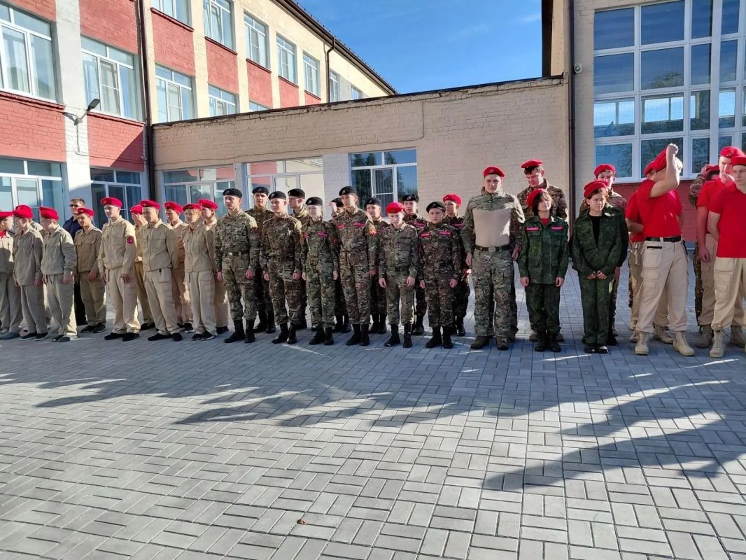 В Верхнелюбажской школе состоялось районное соревнование военно-спортивного характера под названием «Стальной рубеж» В Верхнелюбажской школе состоялось районное соревнование военно-спортивного характера под названием «Стальной рубеж»