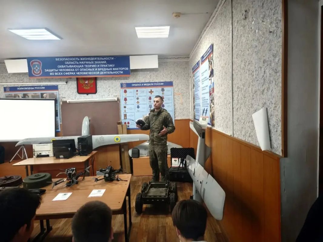 В школе № 1 провели практическое занятие по безопасности В школе № 1 провели практическое занятие по безопасности
