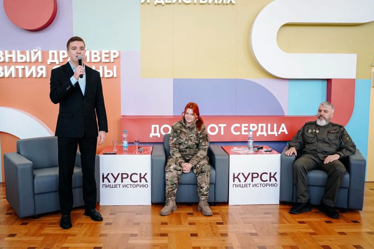 Накануне принял участие в открытии военно-патриотической выставки «Связь поколений» в областном Дворце молодёжи Накануне принял участие в открытии военно-патриотической выставки «Связь поколений» в областном Дворце молодёжи