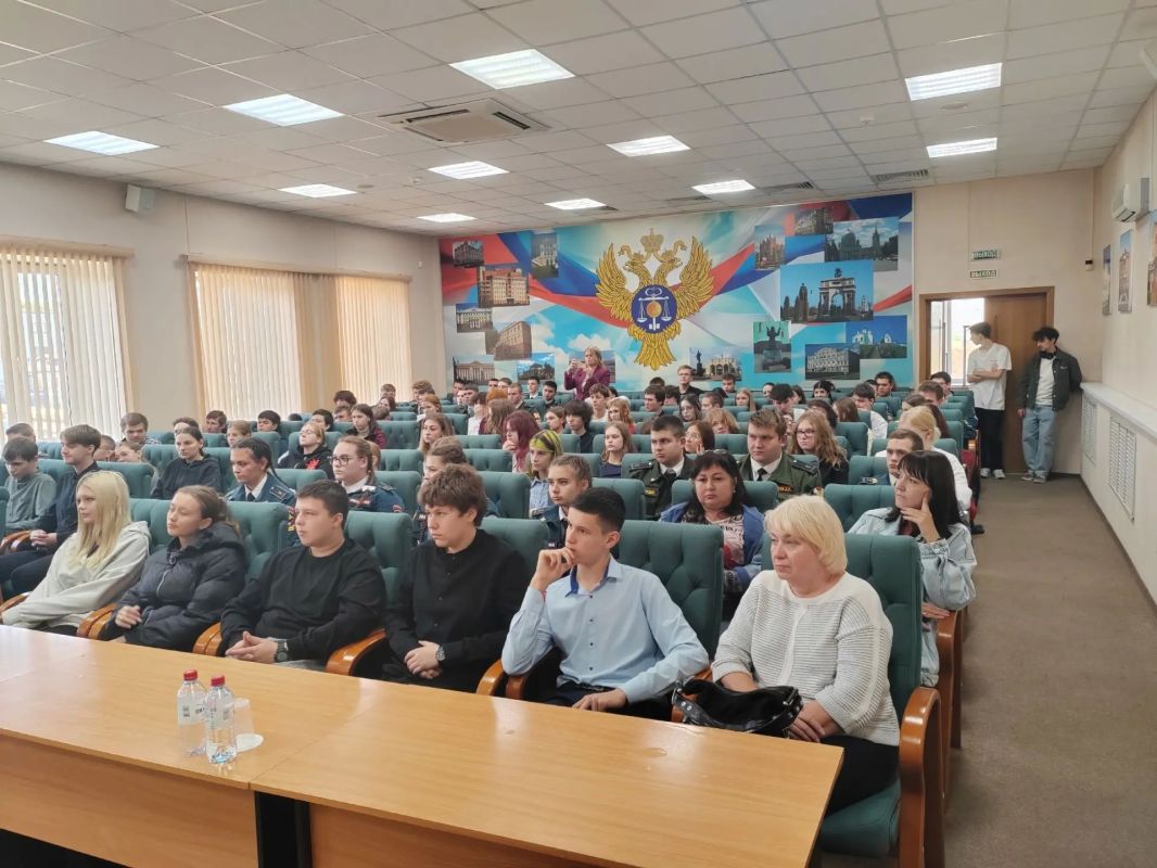 Профориентационный день «Власть и деньги» Профориентационный день «Власть и деньги»