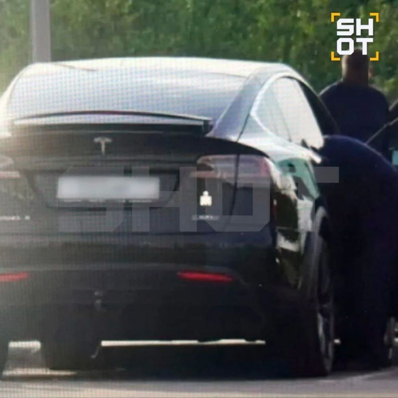 Tesla экс-губернатора Курской области год не могут продать после его смерти