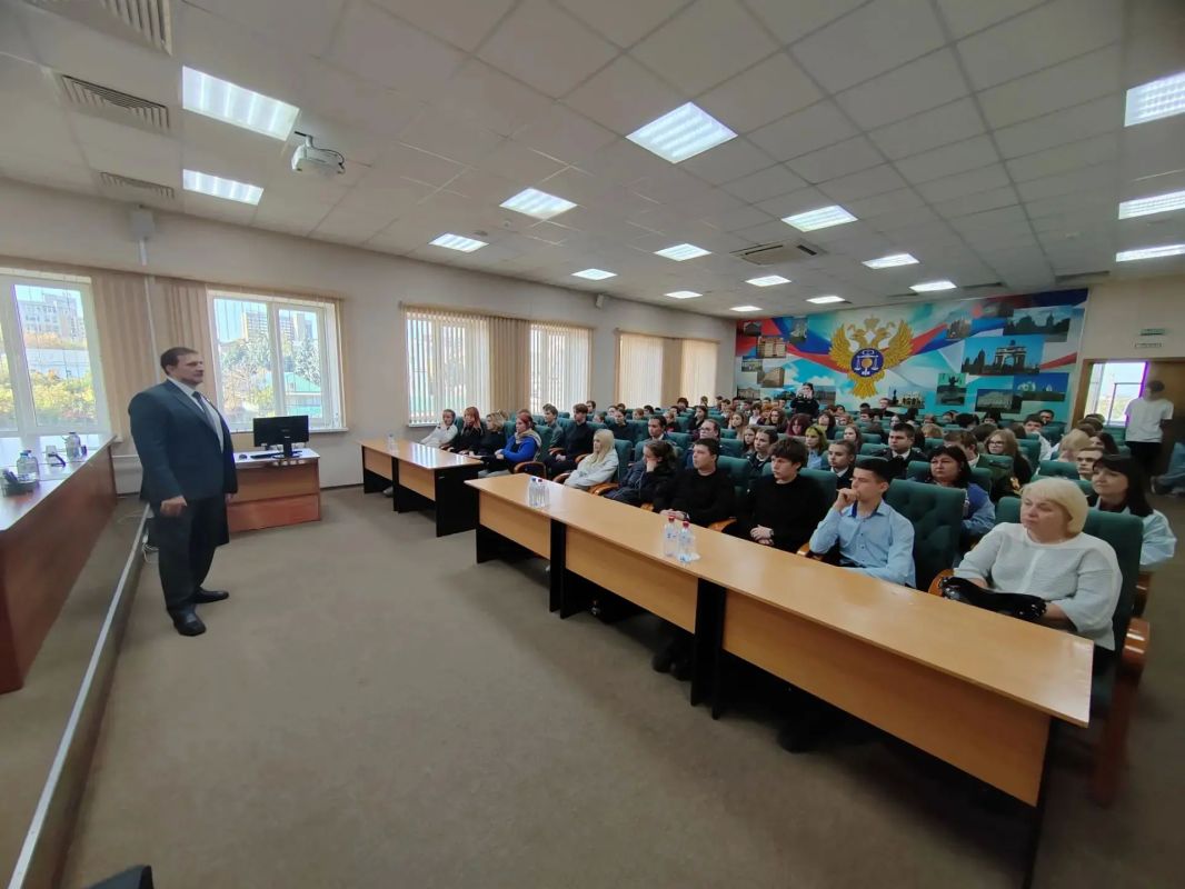 Профориентационный день «Власть и деньги» Профориентационный день «Власть и деньги»