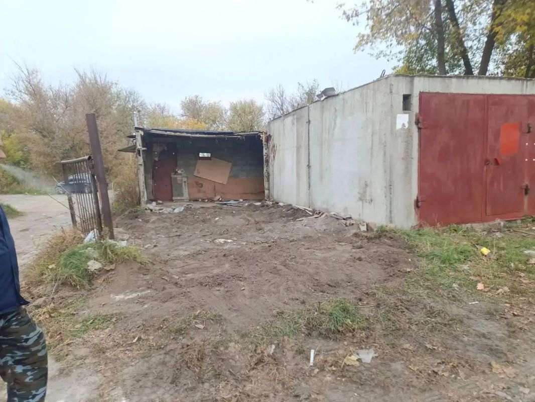 В Курске у холодного канала снесли более 90 самовольно установленных гаражей В Курске у холодного канала снесли более 90 самовольно установленных гаражей
