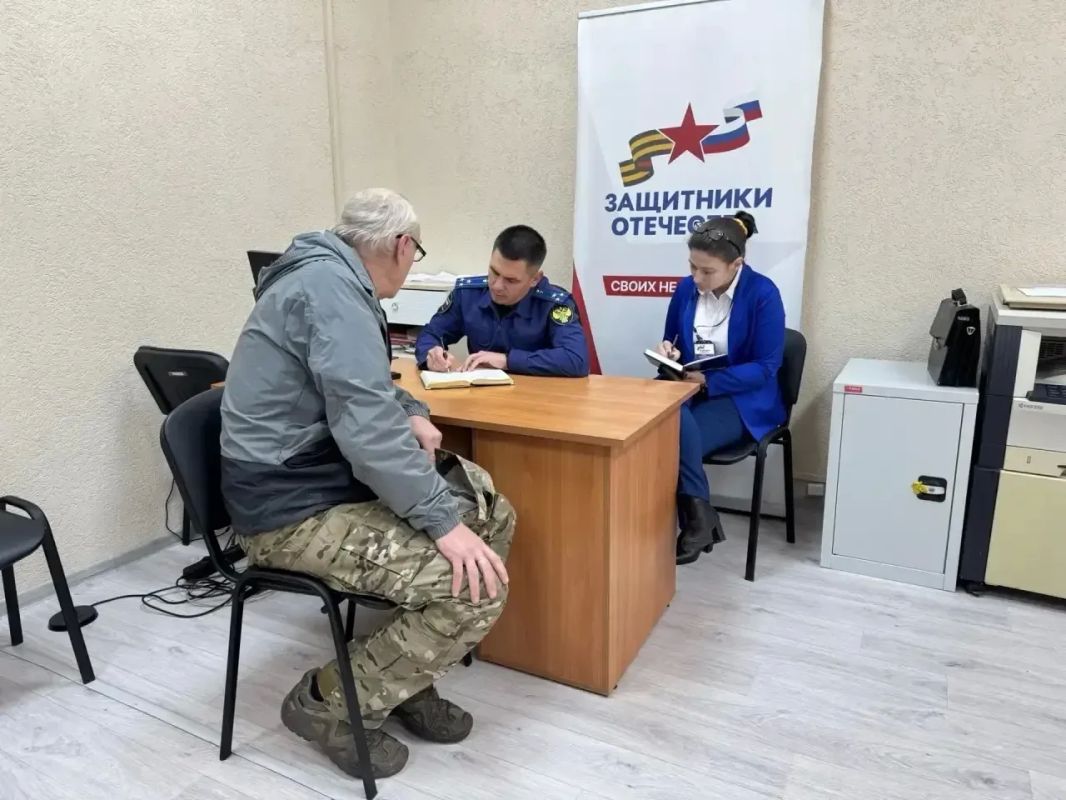Железногорский межрайонный прокурор провел личный прием участников СВО и членов их семей Железногорский межрайонный прокурор провел личный прием участников СВО и членов их семей