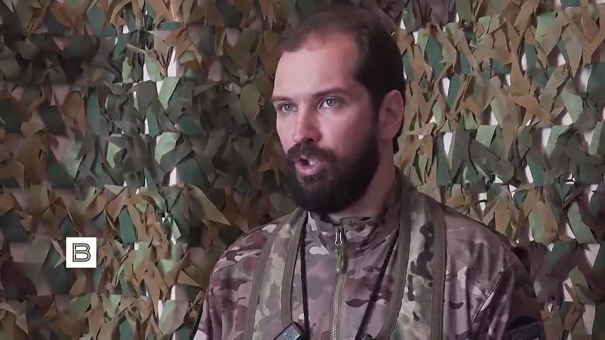Вместо привычного подрясника – камуфляж, вместо прихожан в храме – бойцы на передовой