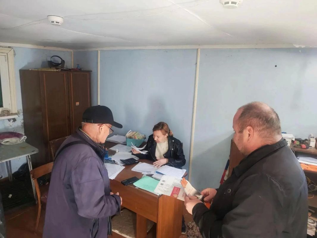 В Курске проверили 4 СНТ и 2 водных объекта В Курске проверили 4 СНТ и 2 водных объекта