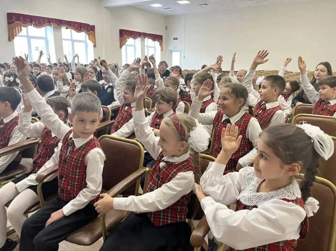 Андрей Усачёв встретился с курскими школьниками Андрей Усачёв встретился с курскими школьниками