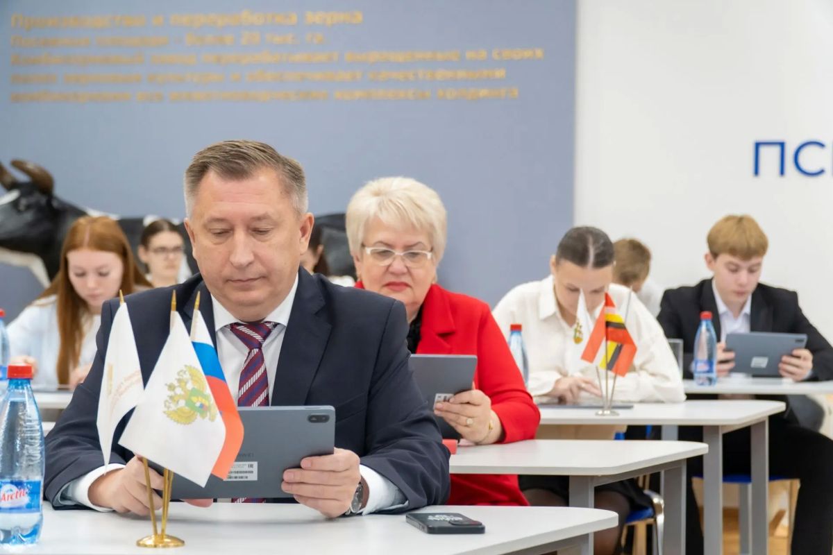 Сотрудники УФК по Курской области приняли участие во Всероссийском экономическом диктанте Сотрудники УФК по Курской области приняли участие во Всероссийском экономическом диктанте