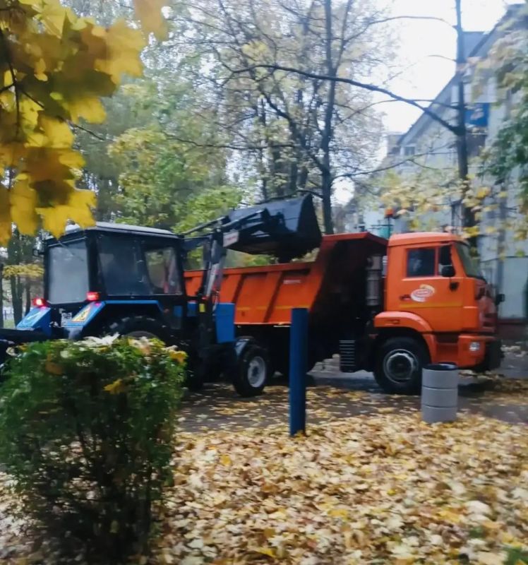 Коммунальщики Курска перешли на усиленный режим уборки города Коммунальщики Курска перешли на усиленный режим уборки города
