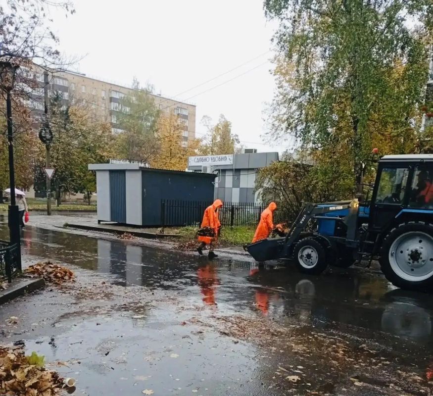 Коммунальщики Курска перешли на усиленный режим уборки города Коммунальщики Курска перешли на усиленный режим уборки города