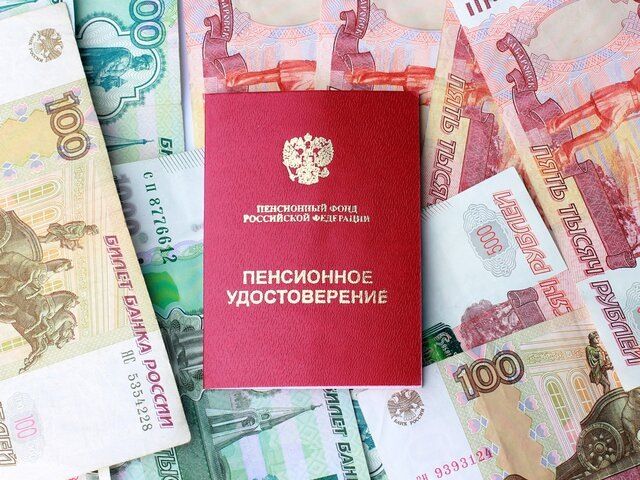 В ноябре пенсии пересчитают для двух категорий россиян — кому добавят к выплатам