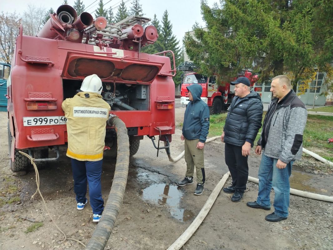 Обучение водителей пожарных автомобилей на учебном пункте ОКУ «ППС Курской области» Обучение водителей пожарных автомобилей на учебном пункте ОКУ «ППС Курской области»