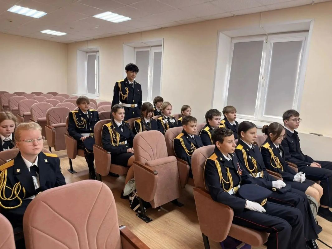 В СУ СК России по Курской области прошла встреча кадет с ветераном следственных органов В СУ СК России по Курской области прошла встреча кадет с ветераном следственных органов