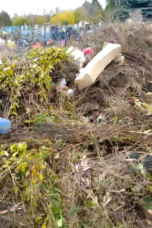 Жительница Щигров Курской области пришла в шок после посещения Северного кладбища города Жительница Щигров Курской области пришла в шок после посещения Северного кладбища города