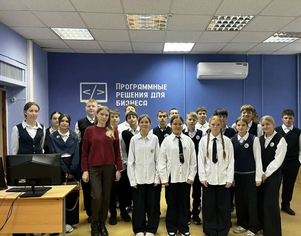 «От школьной скамьи к большим возможностям: 8 класс Новопоселёновской школы в Политехническом колледже!»