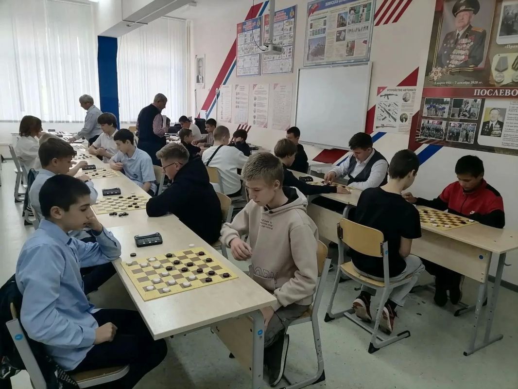 В Курске состоялось первенство области по русским шашкам среди школьников В Курске состоялось первенство области по русским шашкам среди школьников