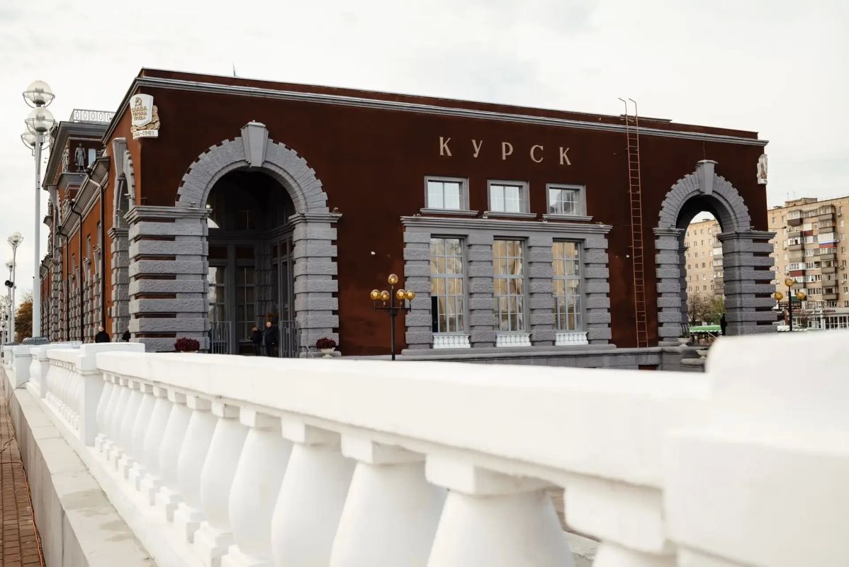 Губернатор Курской области Александр Хинштейн принял участие в телемосте ОАО «РЖД» в честь дня работника пассажирского комплекса Губернатор Курской области Александр Хинштейн принял участие в телемосте ОАО «РЖД» в честь дня работника пассажирского комплекса