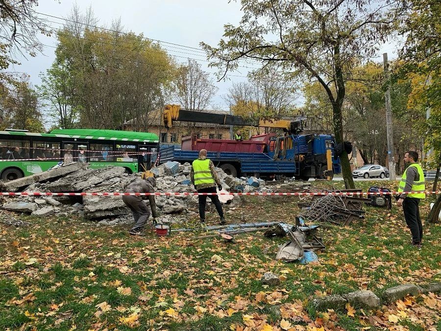В мэрии Курска прокомментировали демонтаж остановки с мозаикой В мэрии Курска прокомментировали демонтаж остановки с мозаикой