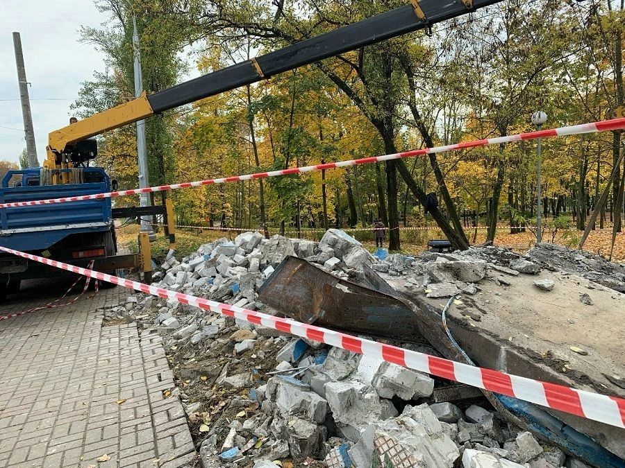 В мэрии Курска прокомментировали демонтаж остановки с мозаикой