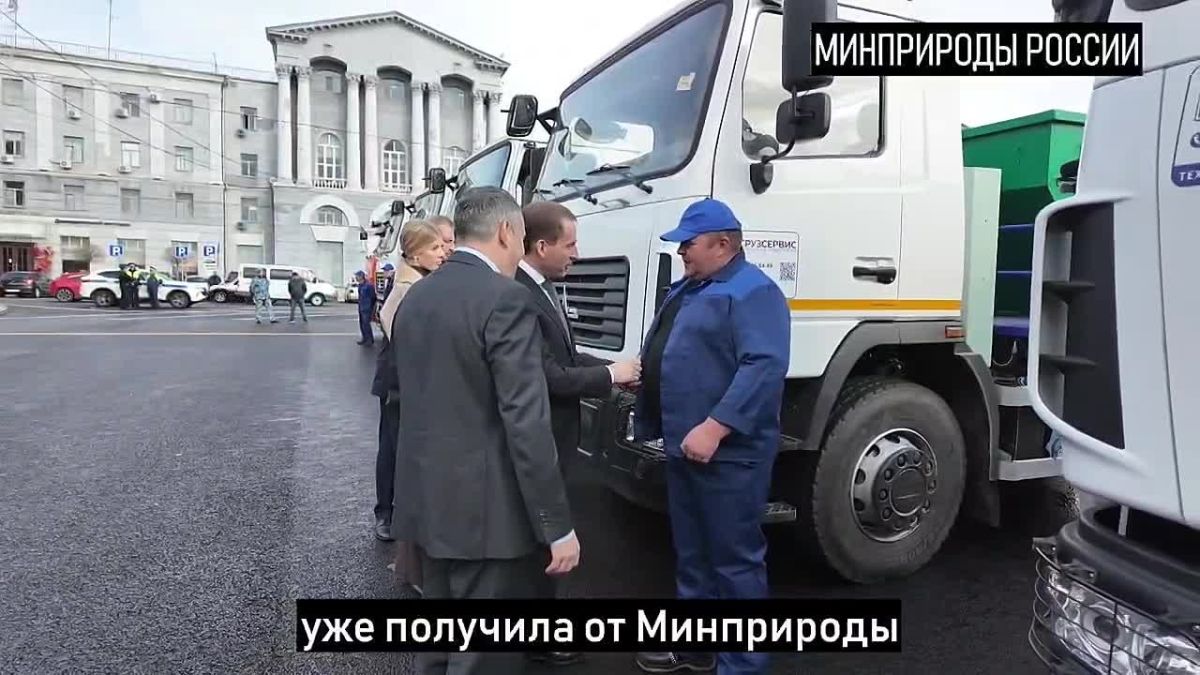 Плюс 30 новых мусоровозов в Курске