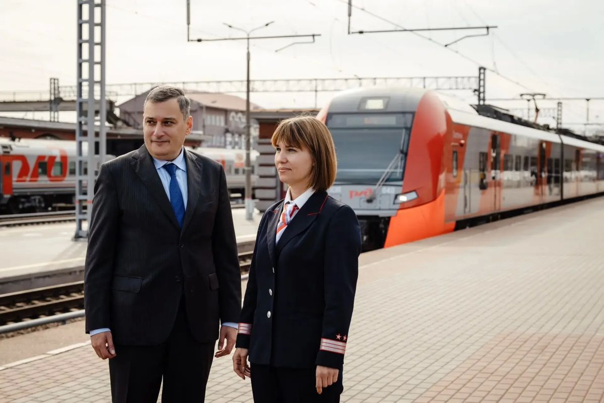 Губернатор Курской области Александр Хинштейн принял участие в телемосте ОАО «РЖД» в честь дня работника пассажирского комплекса