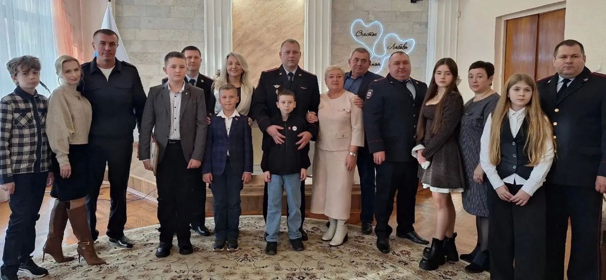 В преддверии Дня отца в железногорском ЗАГСе состоялось торжественное мероприятие, посвященное этому празднику В преддверии Дня отца в железногорском ЗАГСе состоялось торжественное мероприятие, посвященное этому празднику