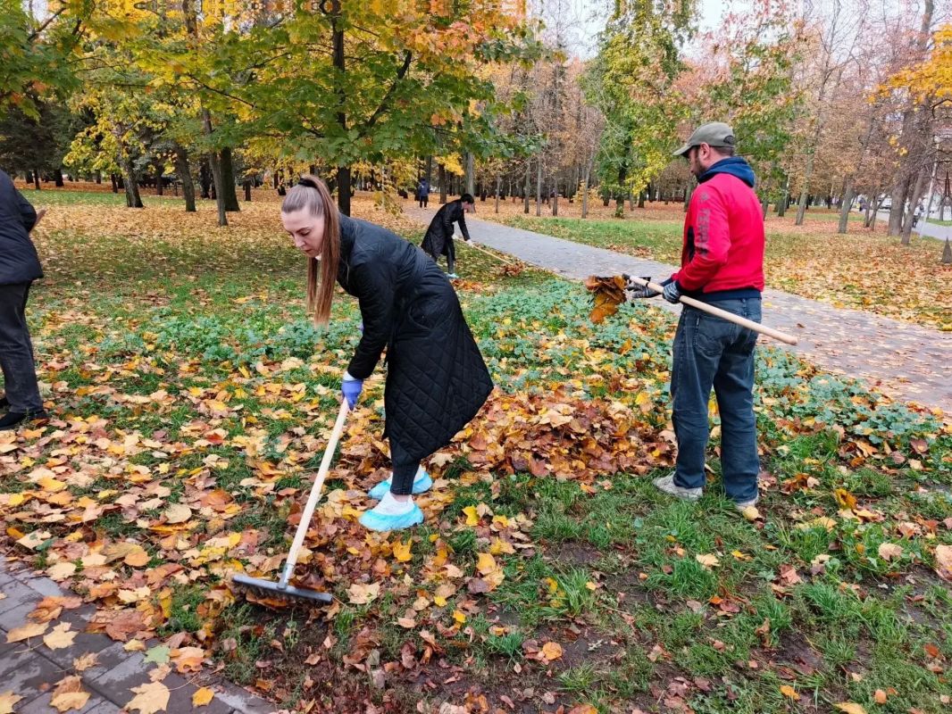 В Курске стартовал общегородской субботник В Курске стартовал общегородской субботник