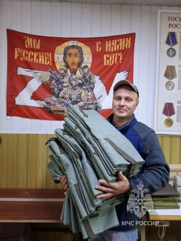 Сотрудники МЧС России вошли в число победителей номинации «Честь имею помогать» Сотрудники МЧС России вошли в число победителей номинации «Честь имею помогать»
