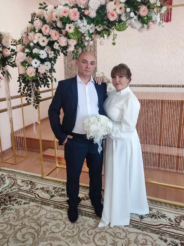 Дата - 16.10.2026 - стала одной из самых красивых в этом году, и даже рабочий день не помешал влюблённым сделать шаг к созданию семьи Дата - 16.10.2026 - стала одной из самых красивых в этом году, и даже рабочий день не помешал влюблённым сделать шаг к созданию семьи