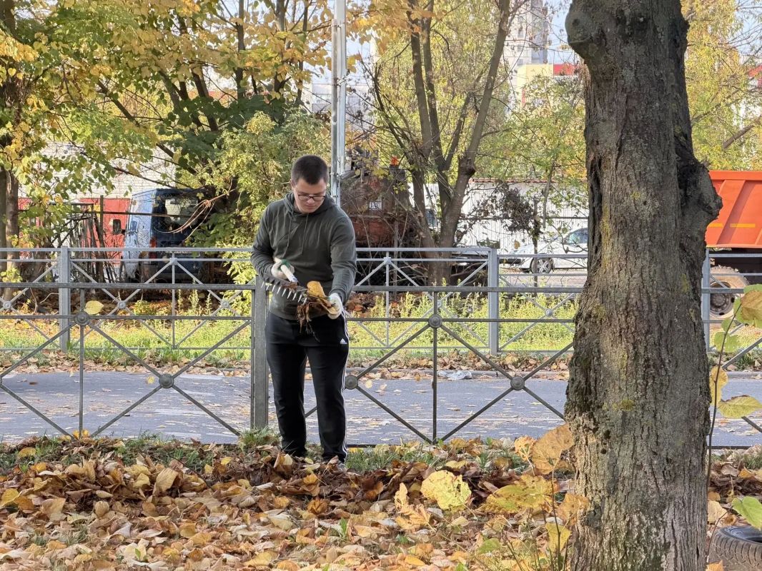 В Курске продолжается общегородской субботник В Курске продолжается общегородской субботник