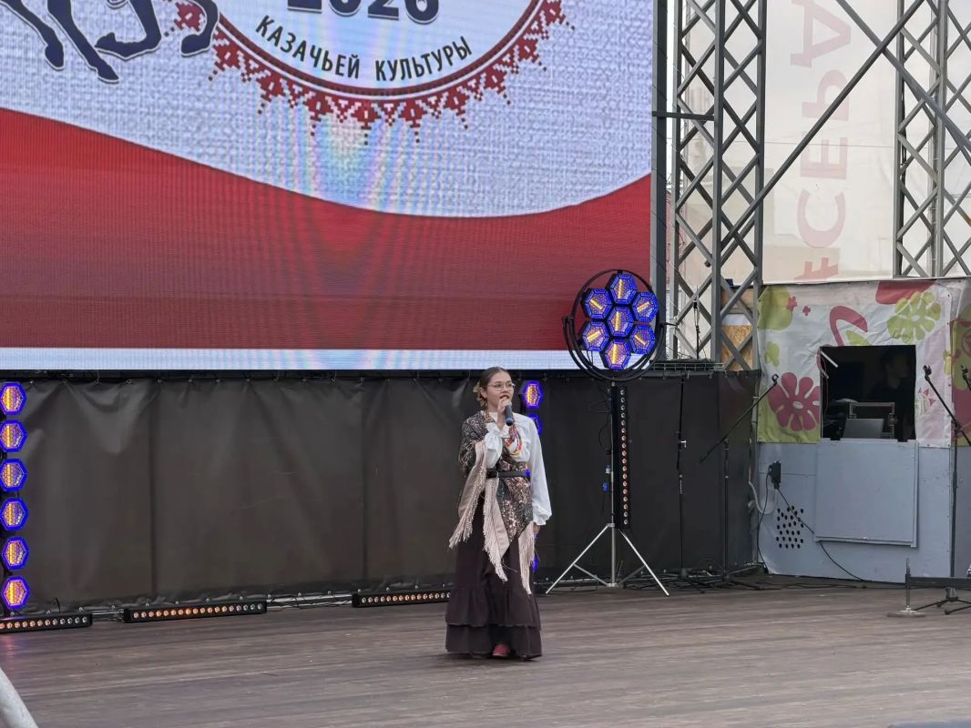 На Полугоре продолжается праздник — «Казацкая слобода» На Полугоре продолжается праздник — «Казацкая слобода»
