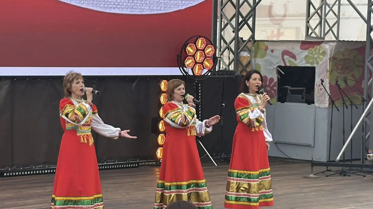 На Полугоре продолжается праздник — «Казацкая слобода» На Полугоре продолжается праздник — «Казацкая слобода»