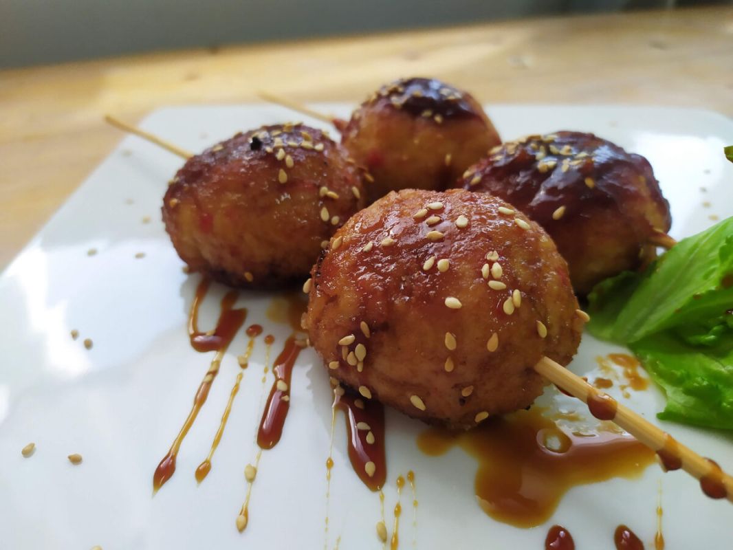 Индонезийский суп баксо: фрикадельки, лапша и яркий вкус специй