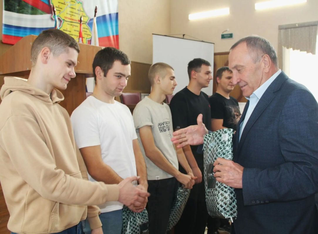 В Черемисиновском районе прошло значимое событие — ежегодный День призывника В Черемисиновском районе прошло значимое событие — ежегодный День призывника