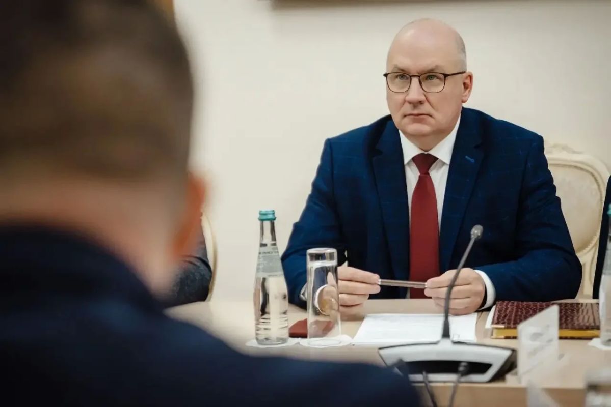 Сегодня принял участие в еженедельном заседании Правительства Курской области под председательством Главы региона Александра Хинштейна Сегодня принял участие в еженедельном заседании Правительства Курской области под председательством Главы региона Александра Хинштейна