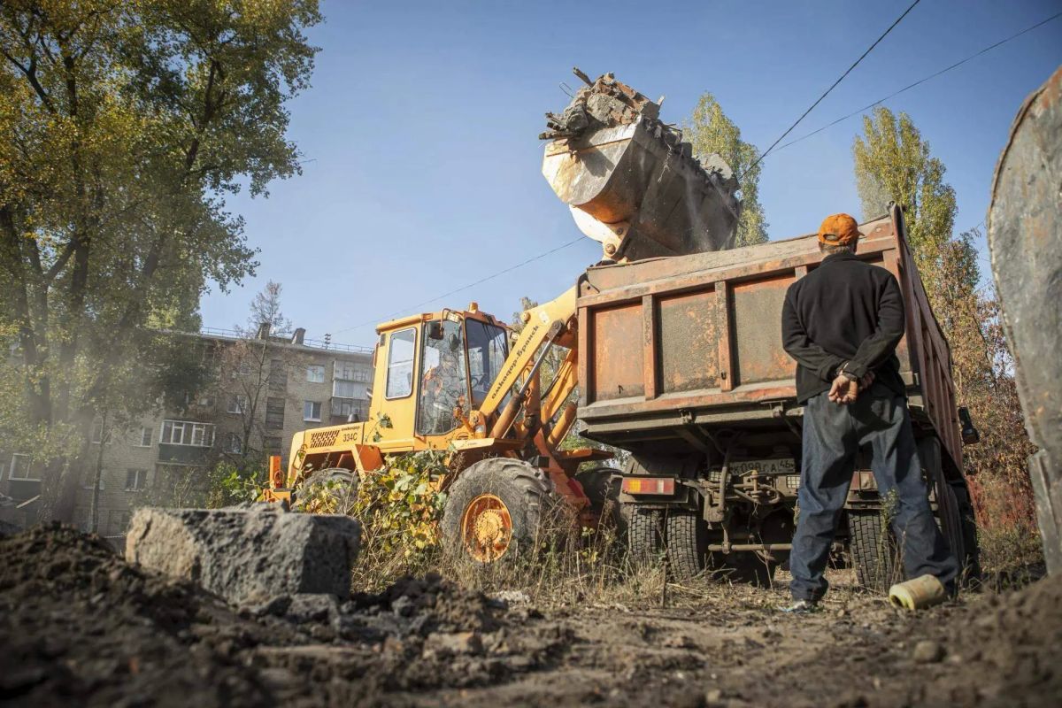 В Курске снесли аварийный дом на Сумской В Курске снесли аварийный дом на Сумской