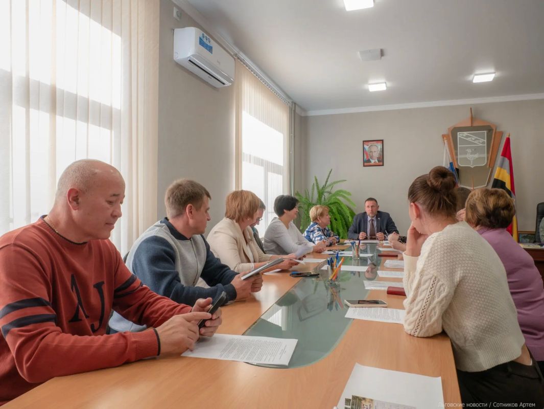 Алексей Клемешов: Сегодня состоялось заседание Льговского городского Совета депутатов Алексей Клемешов: Сегодня состоялось заседание Льговского городского Совета депутатов