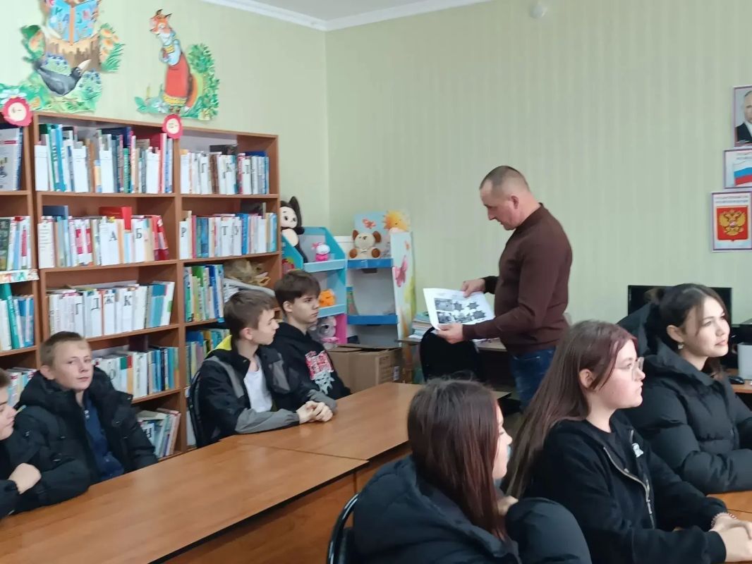 В гостях у обучающихся Миленинской школы были преподаватели из Фатежского филиала ДАТК В гостях у обучающихся Миленинской школы были преподаватели из Фатежского филиала ДАТК