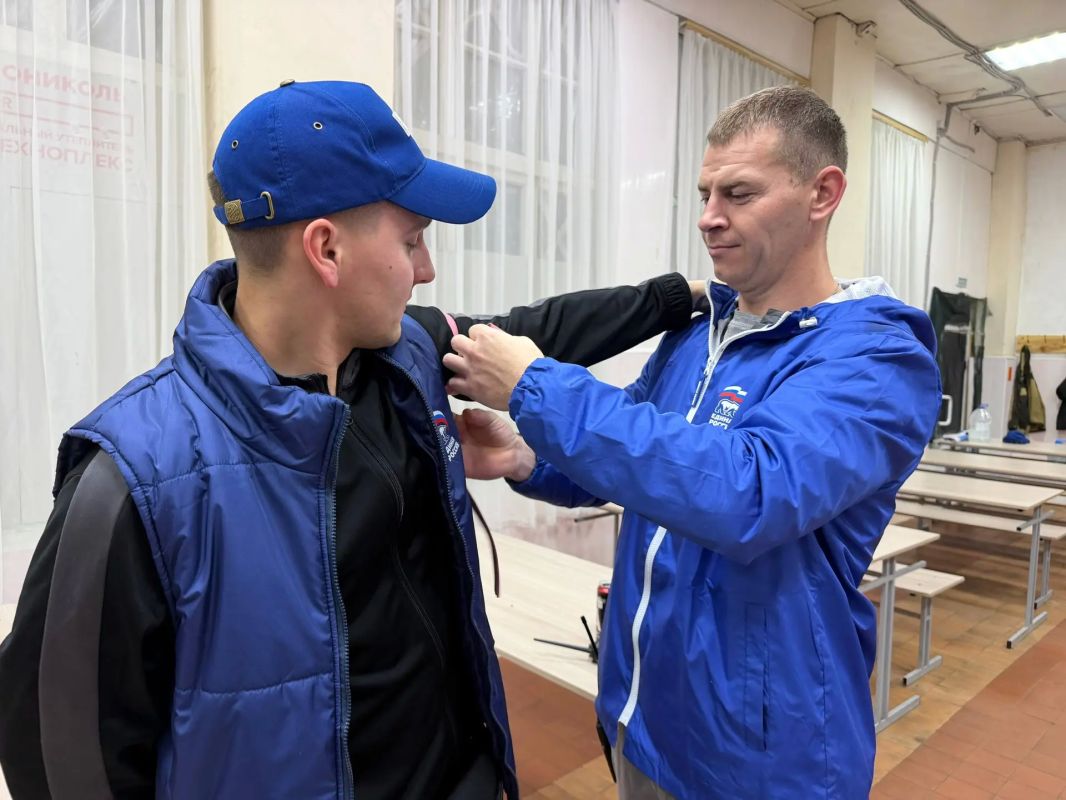 Игорь Кастюкевич: Курская область. Участники волонтерского лагеря Единой России «Курский рубеж» проходят обязательное обучение сразу по нескольким направлениям Игорь Кастюкевич: Курская область. Участники волонтерского лагеря Единой России «Курский рубеж» проходят обязательное обучение сразу по нескольким направлениям