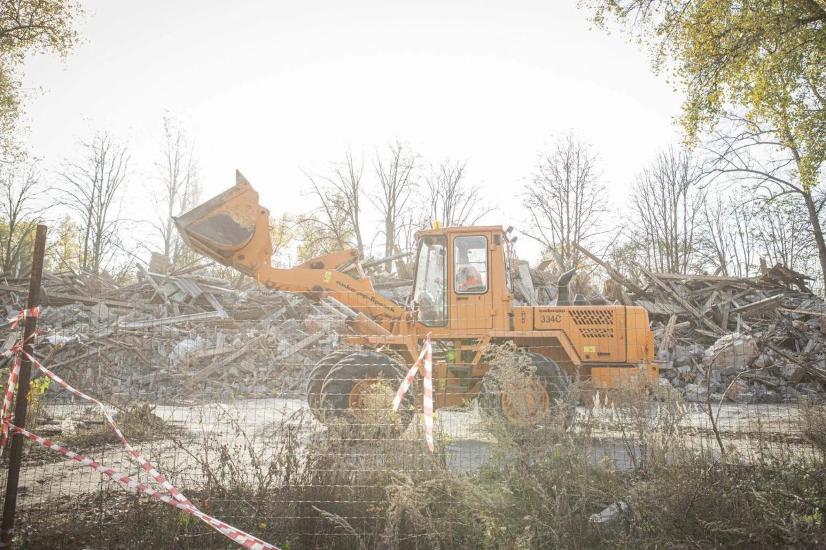 В Курске снесли аварийный дом на Сумской В Курске снесли аварийный дом на Сумской