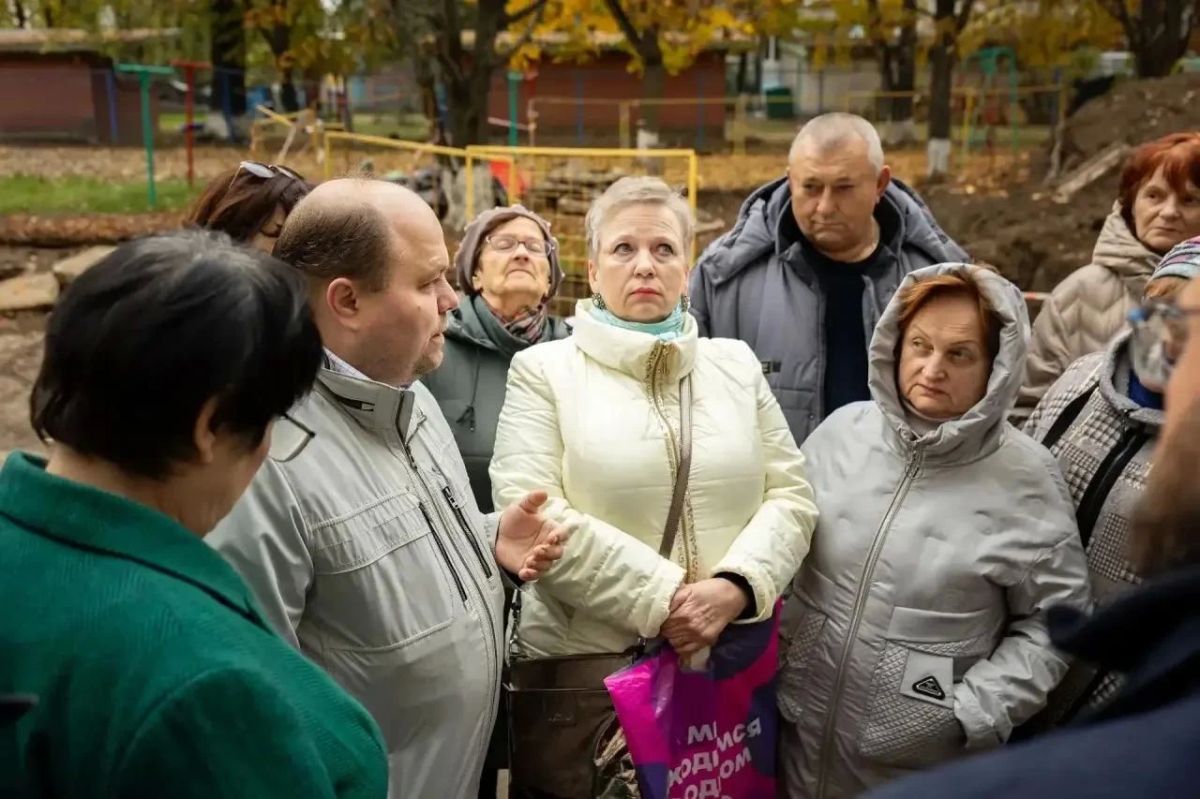 Мэр поделился с замерзающими курянами прямым телефоном диспетчерской РИР Энерго Мэр поделился с замерзающими курянами прямым телефоном диспетчерской РИР Энерго