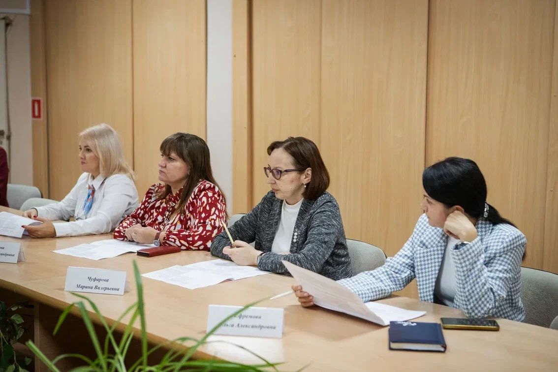 Сегодня состоялось плановое заседание городской межведомственной комиссии по заключению социальных контрактов под председательством Сергея Брежнева Сегодня состоялось плановое заседание городской межведомственной комиссии по заключению социальных контрактов под председательством Сергея Брежнева