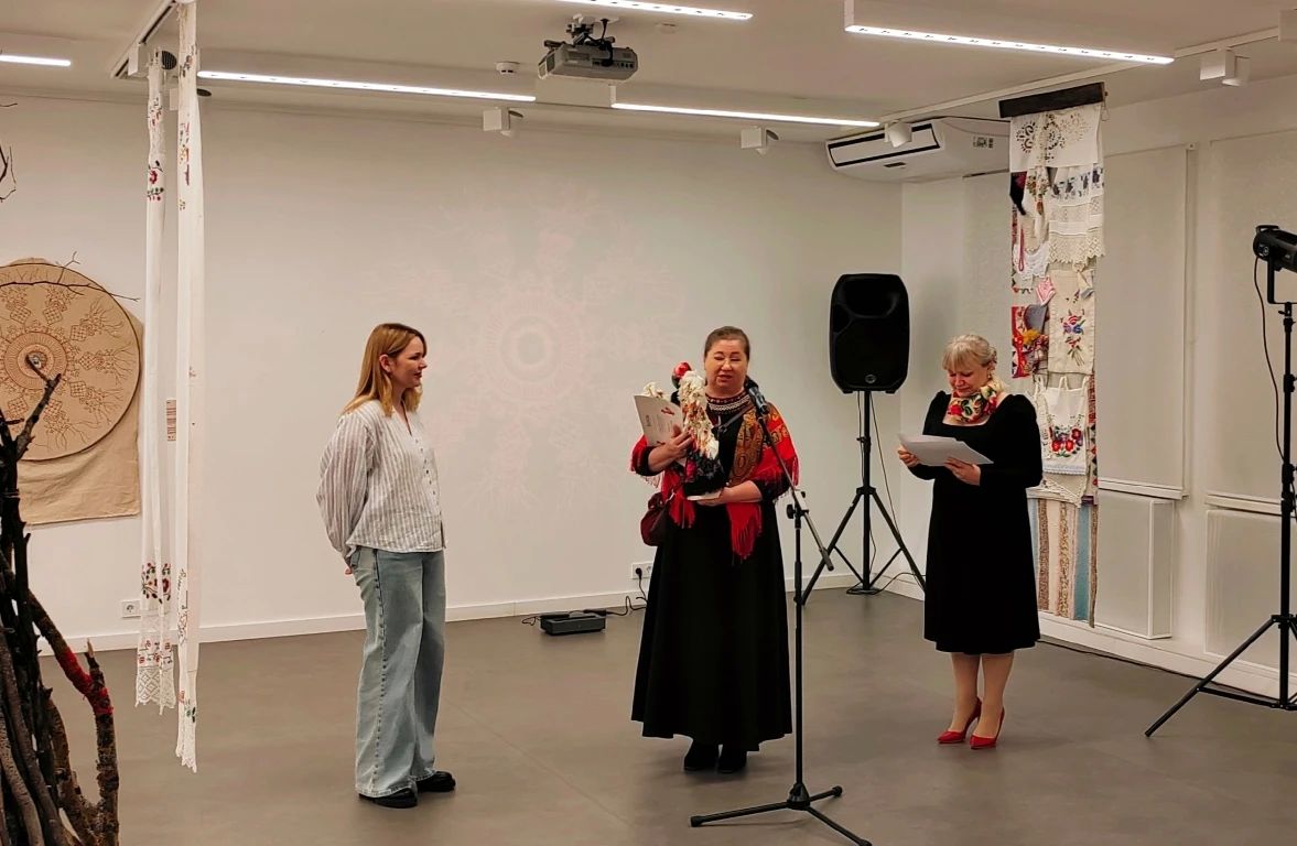 В Железногорском краеведческом музее завершила свою работу выставка «Из бабушкиного сундука - в соловьиные края»