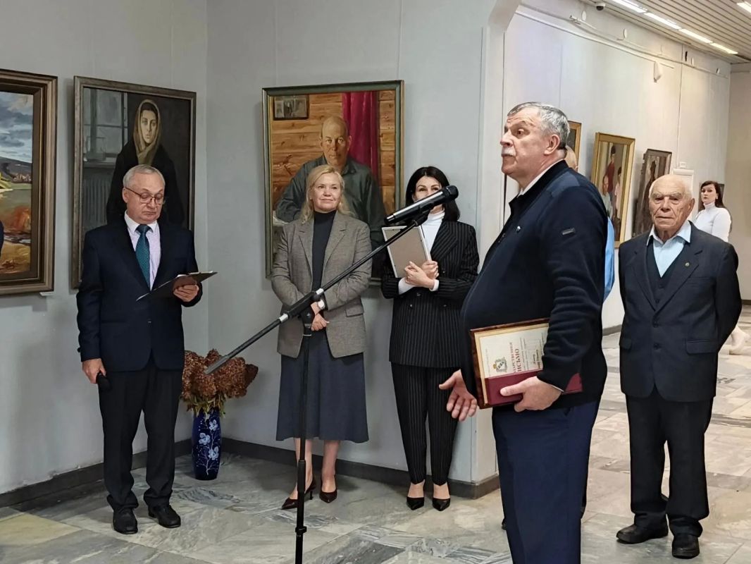 Выставка курского художника Виктора Жилина открылась для посетителей Выставка курского художника Виктора Жилина открылась для посетителей