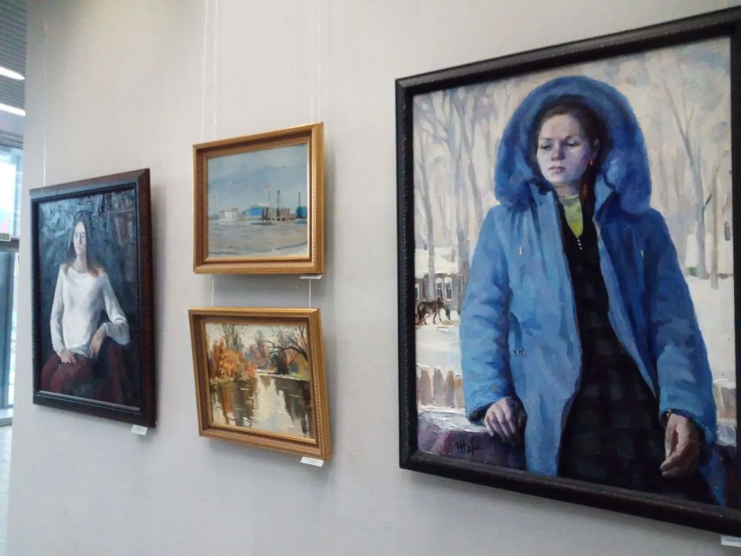 В Курске открылась выставка Виктора Жилина «Контрасты времени» В Курске открылась выставка Виктора Жилина «Контрасты времени»