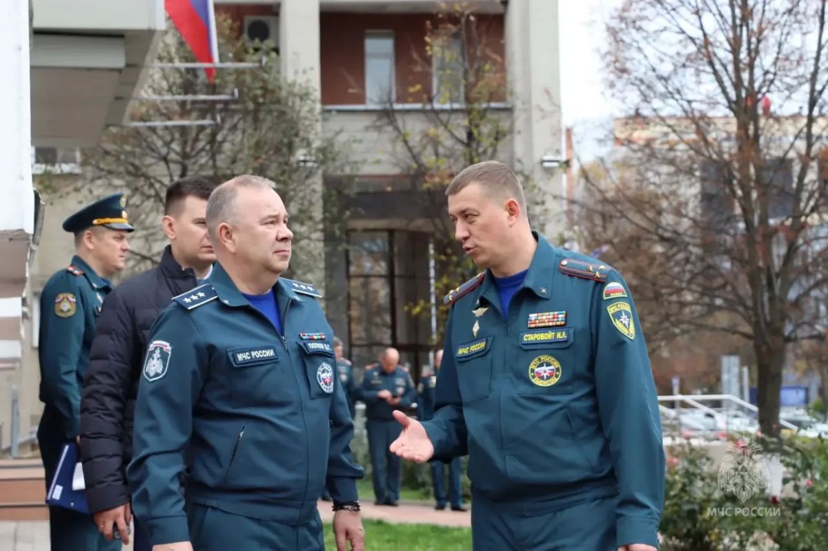 Личному составу и руководству региона представили нового начальника ГУ МЧС России по Курской области Личному составу и руководству региона представили нового начальника ГУ МЧС России по Курской области