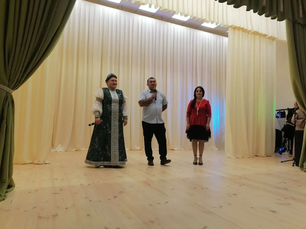 В селе Спасском Медвенского района обновили дом культуры В селе Спасском Медвенского района обновили дом культуры