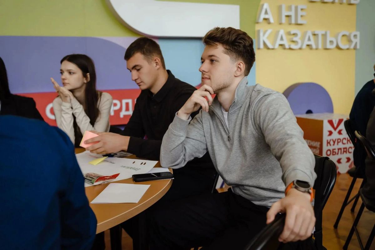 В ОБЛАСТНОМ ДВОРЦЕ МОЛОДЁЖИ СОСТОЯЛАСЬ ПРОЕКТНАЯ СЕССИЯ «ЭКОСИСТЕМА МОЛОДЁЖНОЙ ПОЛИТИКИ» В ОБЛАСТНОМ ДВОРЦЕ МОЛОДЁЖИ СОСТОЯЛАСЬ ПРОЕКТНАЯ СЕССИЯ «ЭКОСИСТЕМА МОЛОДЁЖНОЙ ПОЛИТИКИ»