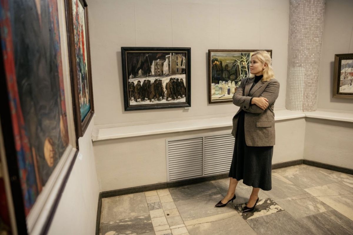 Екатерина Харченко: В выставочном зале имени Казимира Малевича на Красной площади открылась выставка профессора Курского госуниверситета, заслуженного художника РФ Виктора Ивановича Жилина «Контрасты времени» Екатерина Харченко: В выставочном зале имени Казимира Малевича на Красной площади открылась выставка профессора Курского госуниверситета, заслуженного художника РФ Виктора Ивановича Жилина «Контрасты времени»