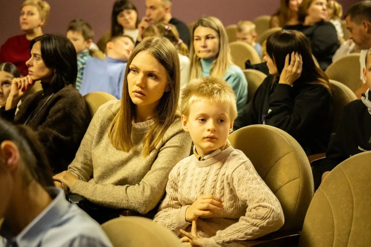В Курском театре кукол прошел благотворительный спектакль для детей с ОВЗ В Курском театре кукол прошел благотворительный спектакль для детей с ОВЗ